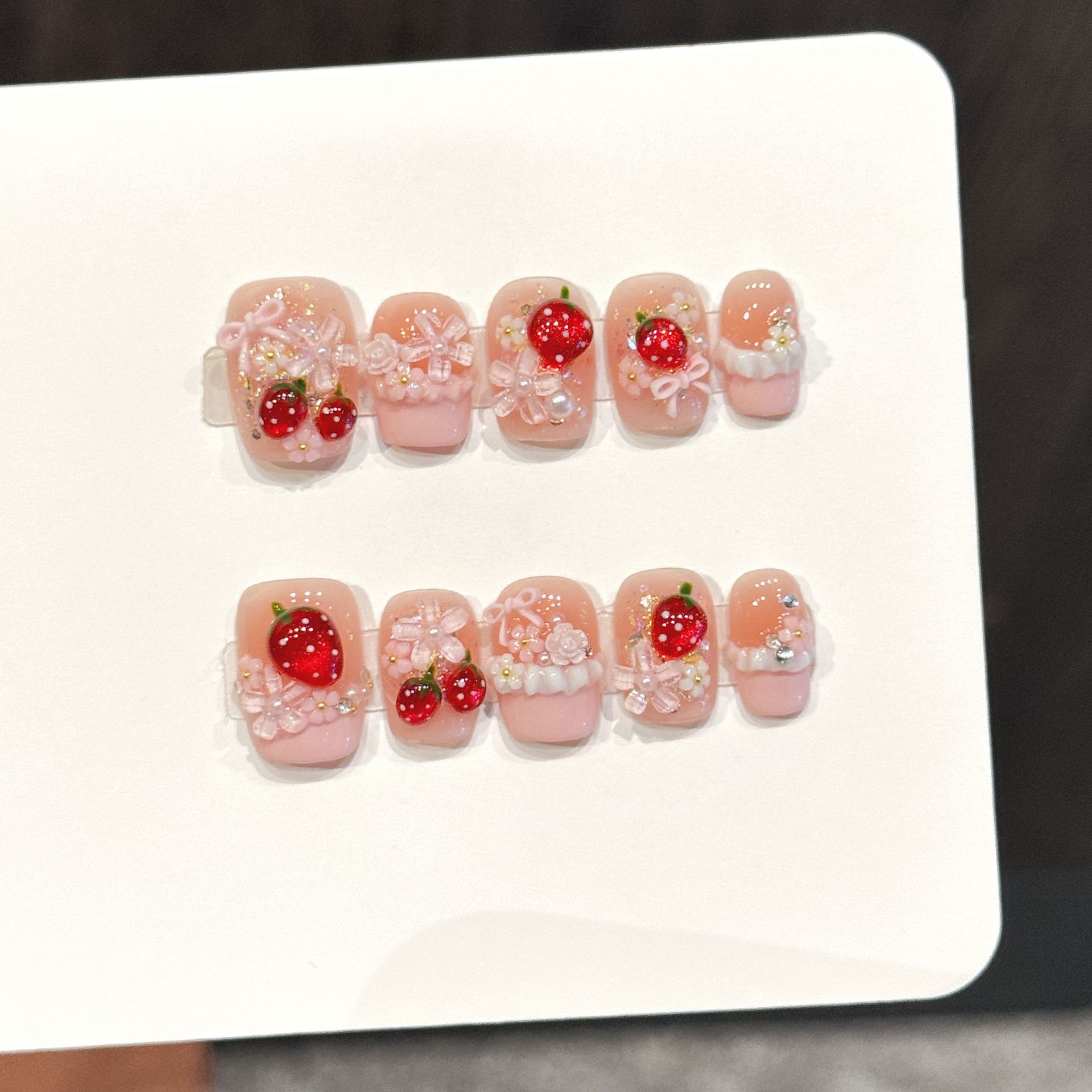 Nail Art Strawberry - 10 pçs bonito vermelho morango imprensa